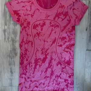 Pink Patterned lululemon Short Sleeve shirt